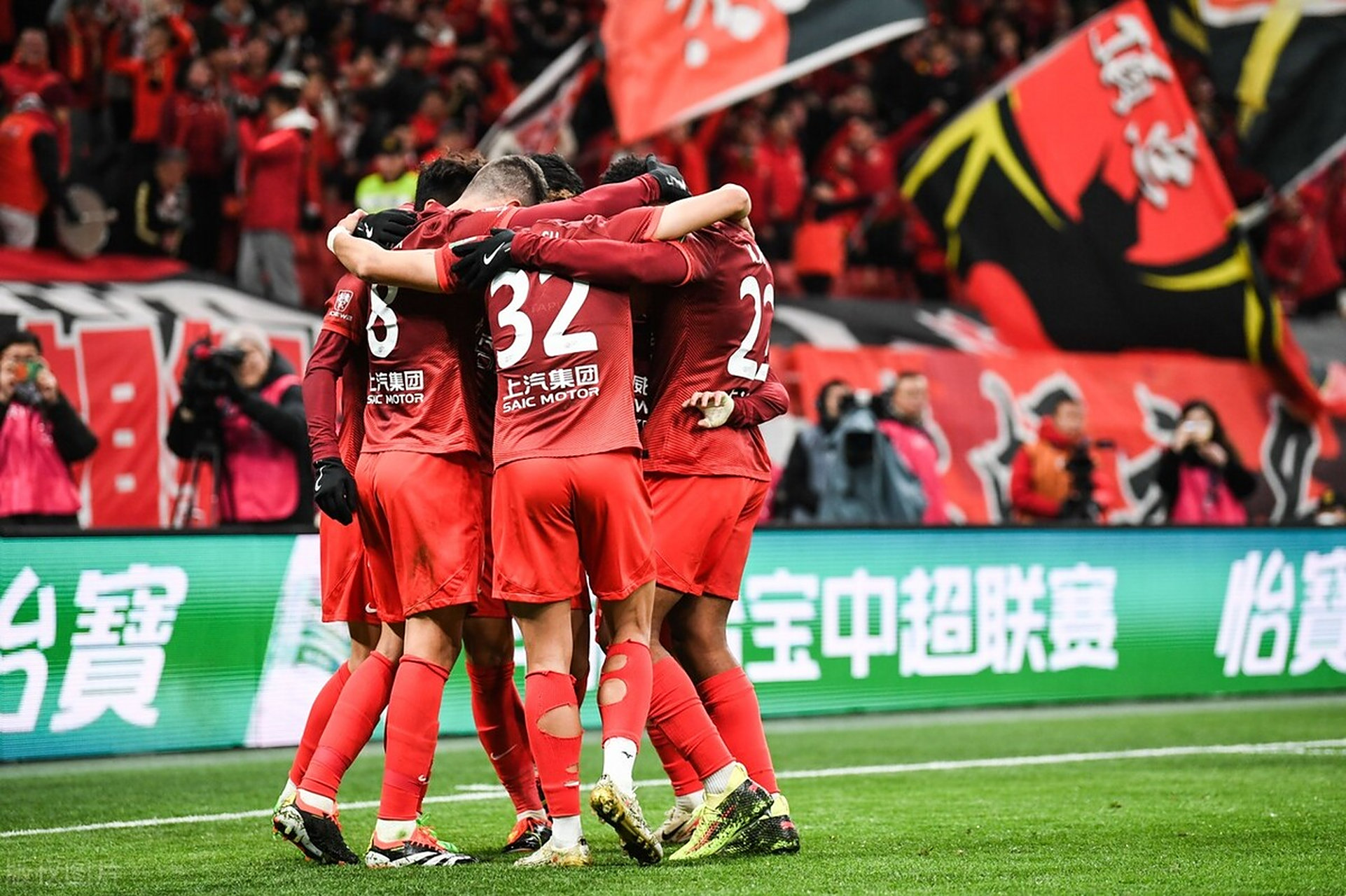 球速体育下载-强队对抗!顶级球员迎来激烈较量的比赛