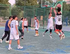 战术层出不穷，球队成功晋级下一轮(球队升级降级)